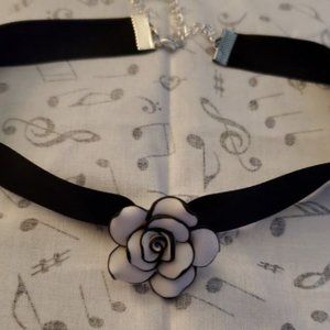 Black and White Rose Velvet Choker NEW